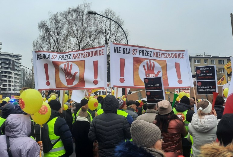 Mieszkańcy Krakowa i południowych gmin Małopolski z pikietą pod siedzibą GDDKiA