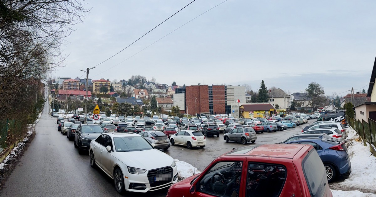Myślenice. Parking piętrowy z boiskiem i zielenią na dachu jest nieaktualny. Burmistrz zapowiada nową koncepcję