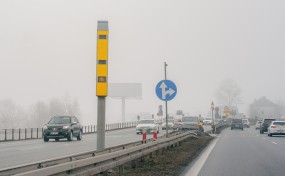 Fotoradar w Krzyszkowicach to rekordzista Polski. W pół roku odnotował 51,7 tys. przekroczeń prędkości