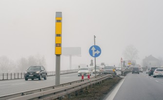 Fotoradar w Krzyszkowicach to rekordzista Polski. W pół roku odnotował 51,7 tys. przekroczeń prędkości