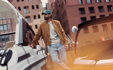 Jaki sweter do szerokich spodni, aby zachować proporcje sylwetki?