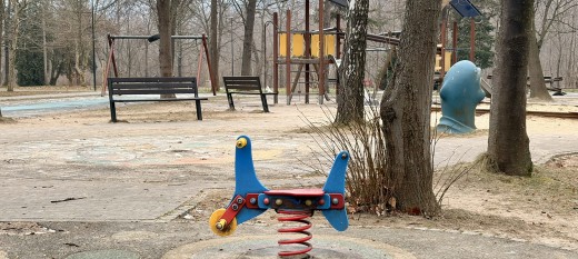 Myślenice. Plac zabaw na Zarabiu czeka rozbiórka. Burmistrz zapowiada budowe nowego