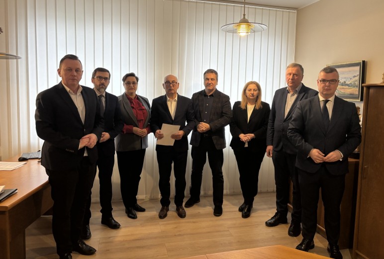 Siedem gmin przeciwko wariantowi wschodniemu drogi ekspresowej S7 Kraków-Myślenice