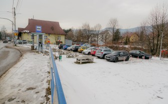 Myślenice. Parking, plac zabaw czy niedokończona inwestycja? Czym dziś jest Centrum Integracji i Odpoczynku na Górnym Przedmieściu?