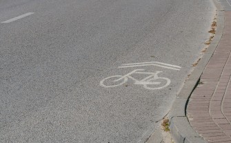 Burmistrz Szlachetka: Planowanie ścieżek rowerowych w mieście ma sens przy woli współpracy zarządcy dróg powiatowych