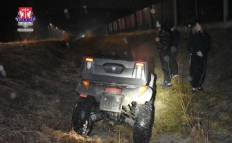 Lubień. Czterech nastolatków uciekało przed policją. Wpadli do rowu