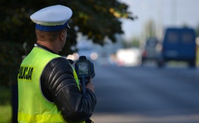 Za szybko i bez prawa jazdy. Policja zatrzymuje kierowców w Sułkowicach
