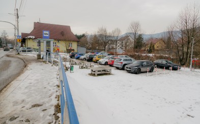 Myślenice. Parking, plac zabaw czy niedokończona inwestycja? Czym dziś jest Centrum Integracji i Odpoczynku na Górnym Przedmieściu?