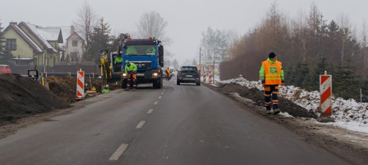 Osieczany. Ruszyły prace przy przebudowie drogi powiatowej. Powstanie tu rondo i przejścia dla pieszych