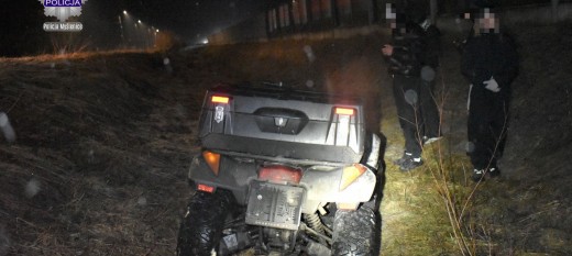 Lubień. Czterech nastolatków uciekało przed policją. Wpadli do rowu