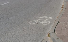 Burmistrz Szlachetka: Planowanie ścieżek rowerowych w mieście ma sens przy woli współpracy zarządcy dróg powiatowych