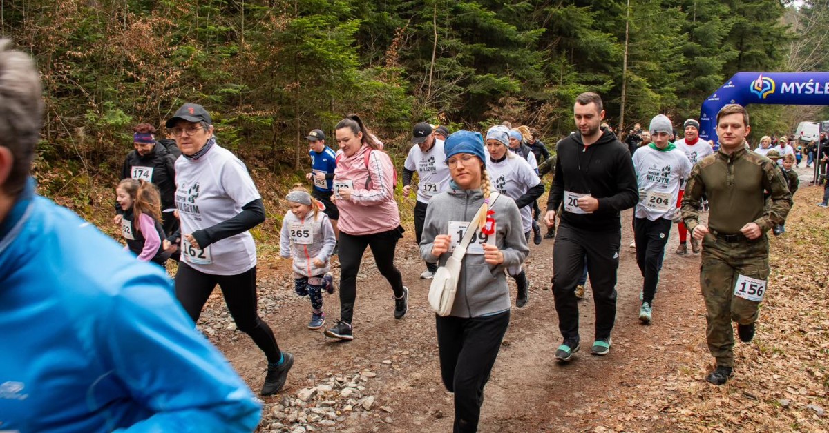 Emil Drabik najszybszy w biegu „Tropem Wilczym” w Myślenicach