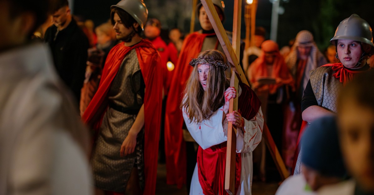 Myślenice. Ulicami miasta po raz 27. przeszła Droga Krzyżowa