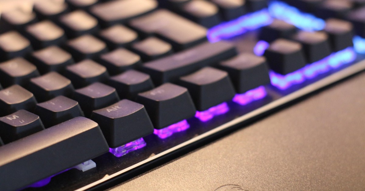 Jak dobrać myszkę i klawiaturę do swojego stylu grania?