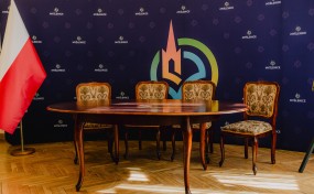 Myślenice. Podpisanie umowy na budowę centrum dla niepełnosprawnych na Chełmie odwołano w ostatniej chwili. Szkoła stoi pusta od sześciu lat