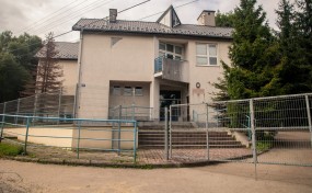 Myślenice. Zamieszanie wokół szkoły na Chełmie. Jednego dnia odwołują podpisanie umowy, drugiego znajdują wykonawcę