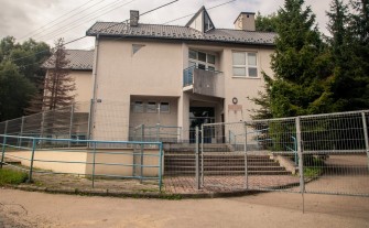 Myślenice. Zamieszanie wokół szkoły na Chełmie. Jednego dnia odwołują podpisanie umowy, drugiego znajdują wykonawcę