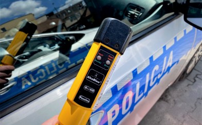 Policjanci sprawdzają kierowców. W ramach akcji „alkohol i narkotyki” przeprowadzili 2500 kontroli