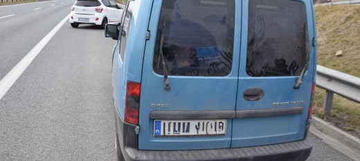 3,3 promila i kradziony samochód. Pijany kierowca z zakazem prowadzenia zatrzymany po obywatelskiej interwencji