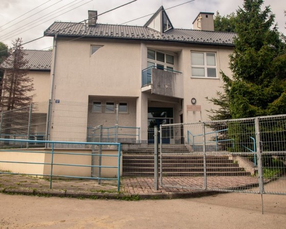 Myślenice. Zamieszanie wokół szkoły na Chełmie. Jednego dnia odwołują podpisanie umowy, drugiego znajdują wykonawcę