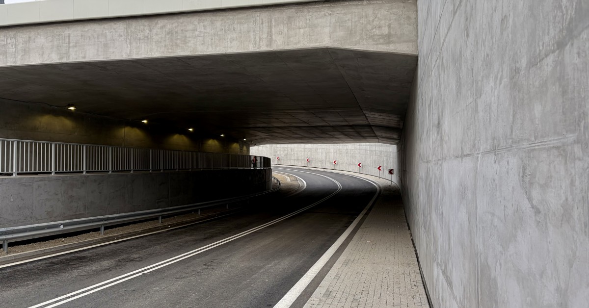 Krzyszkowice. Otwarto tunel pod Zakopianką. Na bezpieczną przeprawę mieszkańcy czekali tu przez lata
