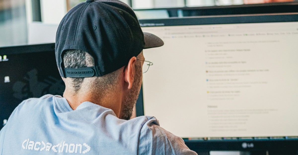 Najczęstsze błędy przy projektowaniu merchu i jak ich uniknąć