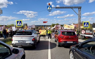 Głogoczów. Trwa blokada Zakopianki. Mieszkańcy protestują przeciwko drodze S7 Kraków-Myślenice