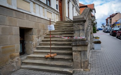 Myślenice. Schody do szkoły czeka remont. Kosztować będzie 387 tys. zł