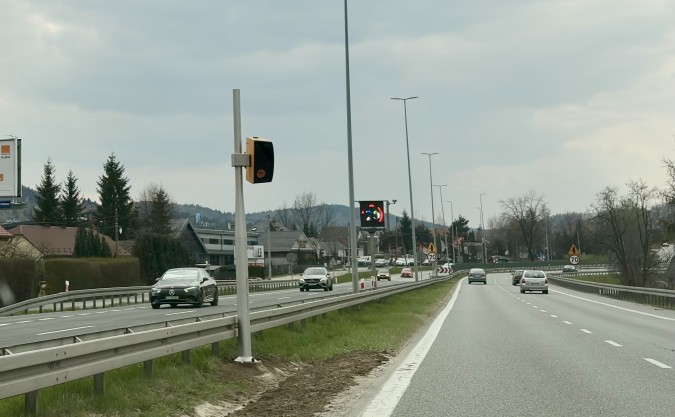 Nowy fotoradar na Zakopiance w Głogoczowie. Ograniczenie do 50 km/h