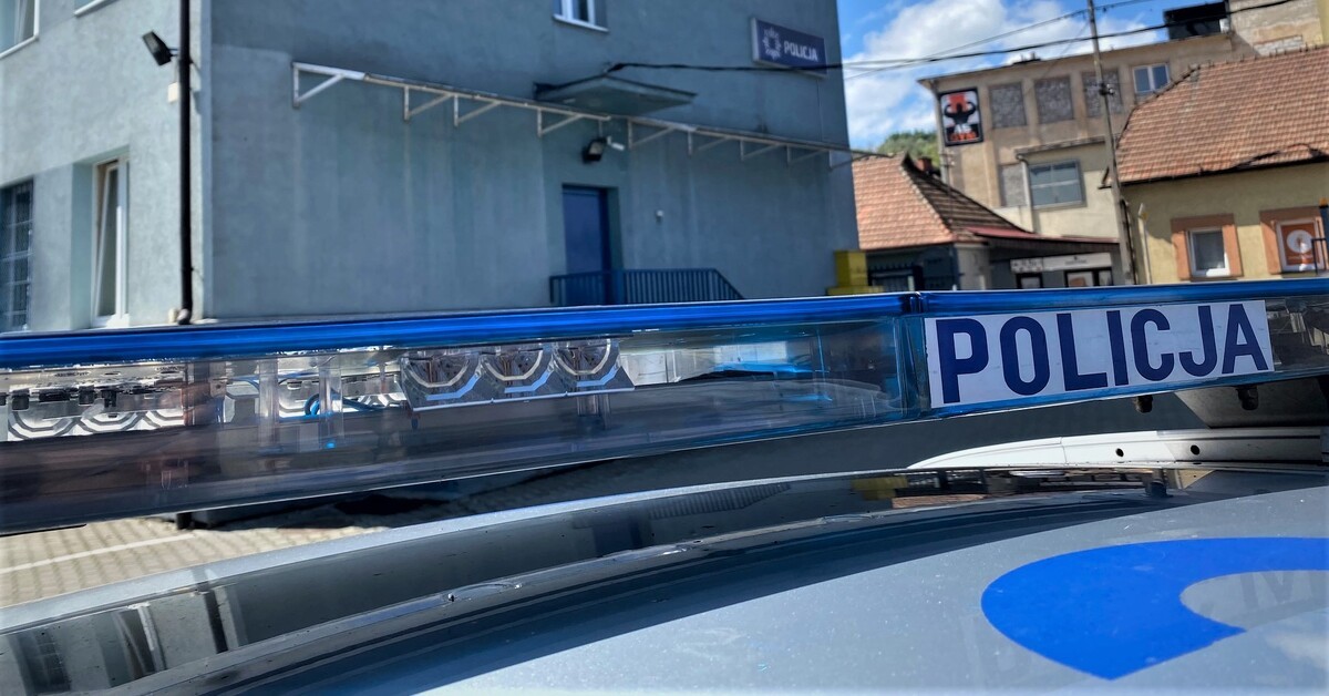 Policyjna interwencja w sprawie przemocy domowej. Sprawca musiał opuścić mieszkanie