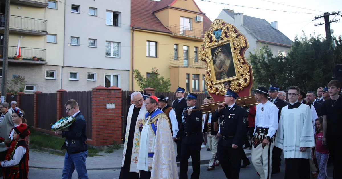 Myślenice. Procesja z obrazem Matki Boskiej przeszła przez miasto