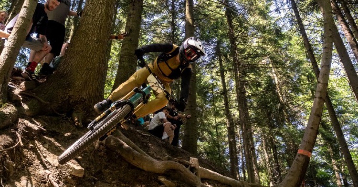 Mistrzostwa Polski Enduro MTB 2026 w Myślenicach. Na startach stanęło 180 zawodników