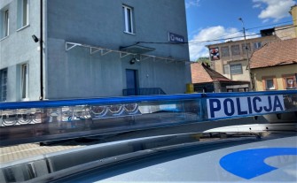 Policyjna interwencja w sprawie przemocy domowej. Sprawca musiał opuścić mieszkanie
