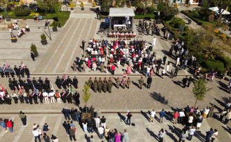 Myślenice. Obchody Święta Konstytucji 3 Maja na płycie Rynku