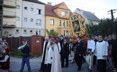 Myślenice. Procesja z obrazem Matki Boskiej przeszła przez miasto