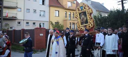 Myślenice. Procesja z obrazem Matki Boskiej przeszła przez miasto