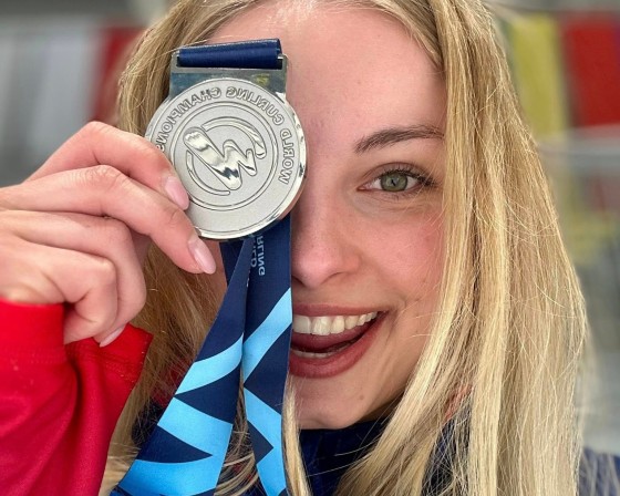 Julia Jawień z drużynowym srebrnym medalem Mistrzostw Świata w Curlingu