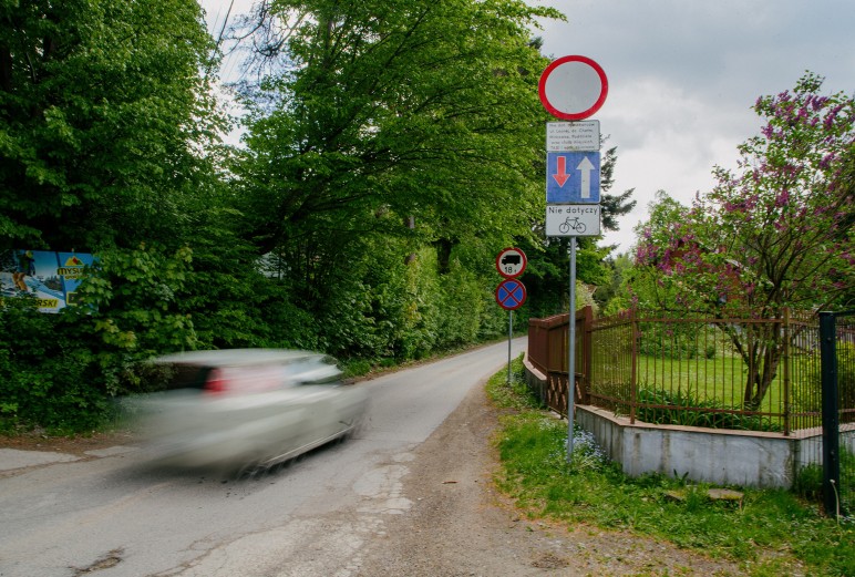 Paradoks Góry Chełm: Budują park, parking i plac zabaw, ale wjazd możliwy jest tylko dla mieszkańców
