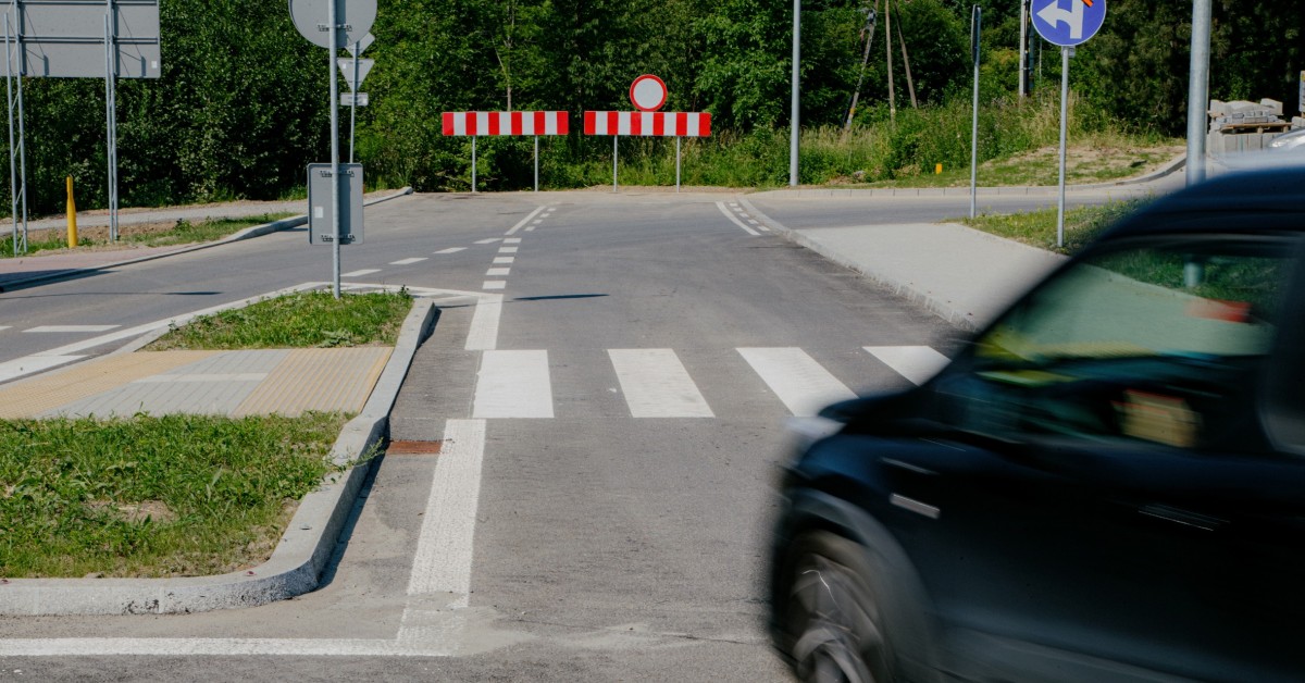 Węzeł na Zakopiance otwarty. Ślepy wylot z ronda jak portal do przyszłości. Czeka na podłączenie drogi zachodniej