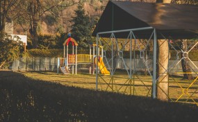 „Każdą nieruchomość sprzedaje się tylko raz”. Radny apeluje o ponowne rozważenie losów działki po przedszkolu nr 3