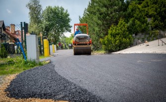 Krzyszkowice. Na te 300 metrów asfaltu czekali ponad 20 lat. Historia Wójciakówki dobiega końca
