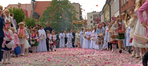 Obchody Bożego Ciała w Myślenicach. Procesja przeszła z sanktuarium na Rynek
