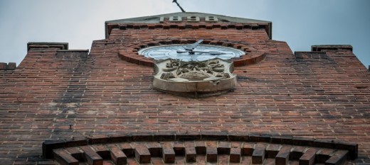 Myślenice. Zegar na wieży ratusza czasowo wyłączony. Trwa konserwacja mechanizmu
