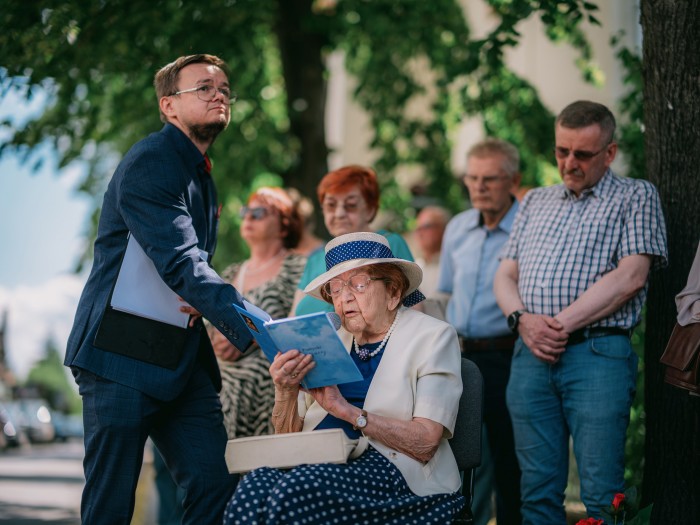 Teresa Święch odczytała Elegię swojego autorstwa na temat wydarzeń z 1940 roku. Fot. Piotr Jagniewski