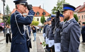Obchody Święta Policji w Myślenicach. Uroczystości i piknik mundurowy na płycie Rynku