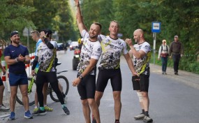 Lipnik. Tomasz Garbień pobiegł na Rysy. Każdy może pomóc w budowie Neuroośrodka