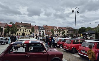 Myślenice. XIV Zlot samochodów MINI zgromadził 29 załóg