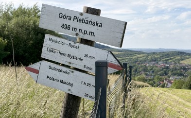 Myślenice. Trwa zabudowa Góry Plebańskiej. Co z dojściem na jej szczyt i do kompleksów leśnych?