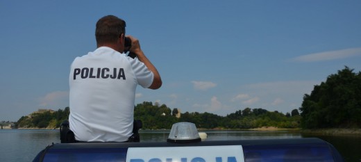 Policja przypomina: Jezioro Dobczyckie to zbiornik retencyjny. Obowiązuje tu zakaz kąpieli