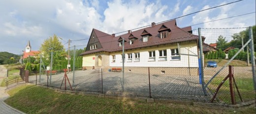 Zielone światło dla inwestycji przy szkole w Bęczarce. Radni zmienili plan
